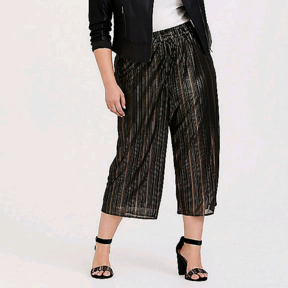 Shiny tinsel striped wide leg crop pants